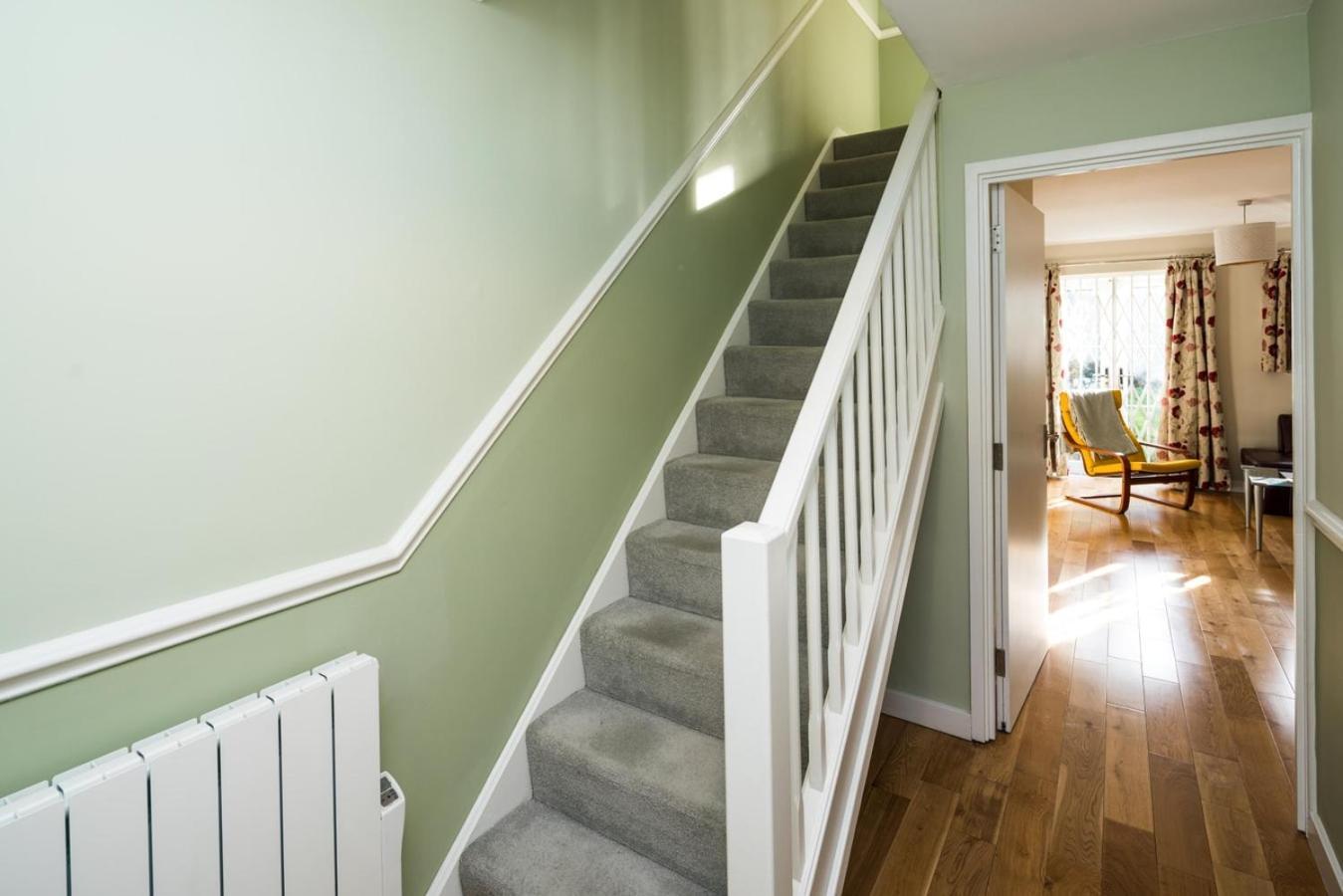 Fantastic In Canary Wharf - 2 Bedrooms Vakantiehuis Londen