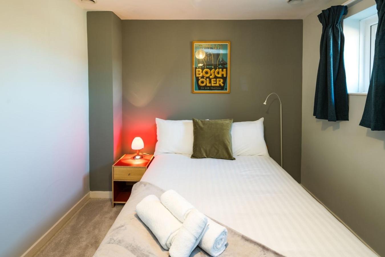 Fantastic In Canary Wharf - 2 Bedrooms Londen