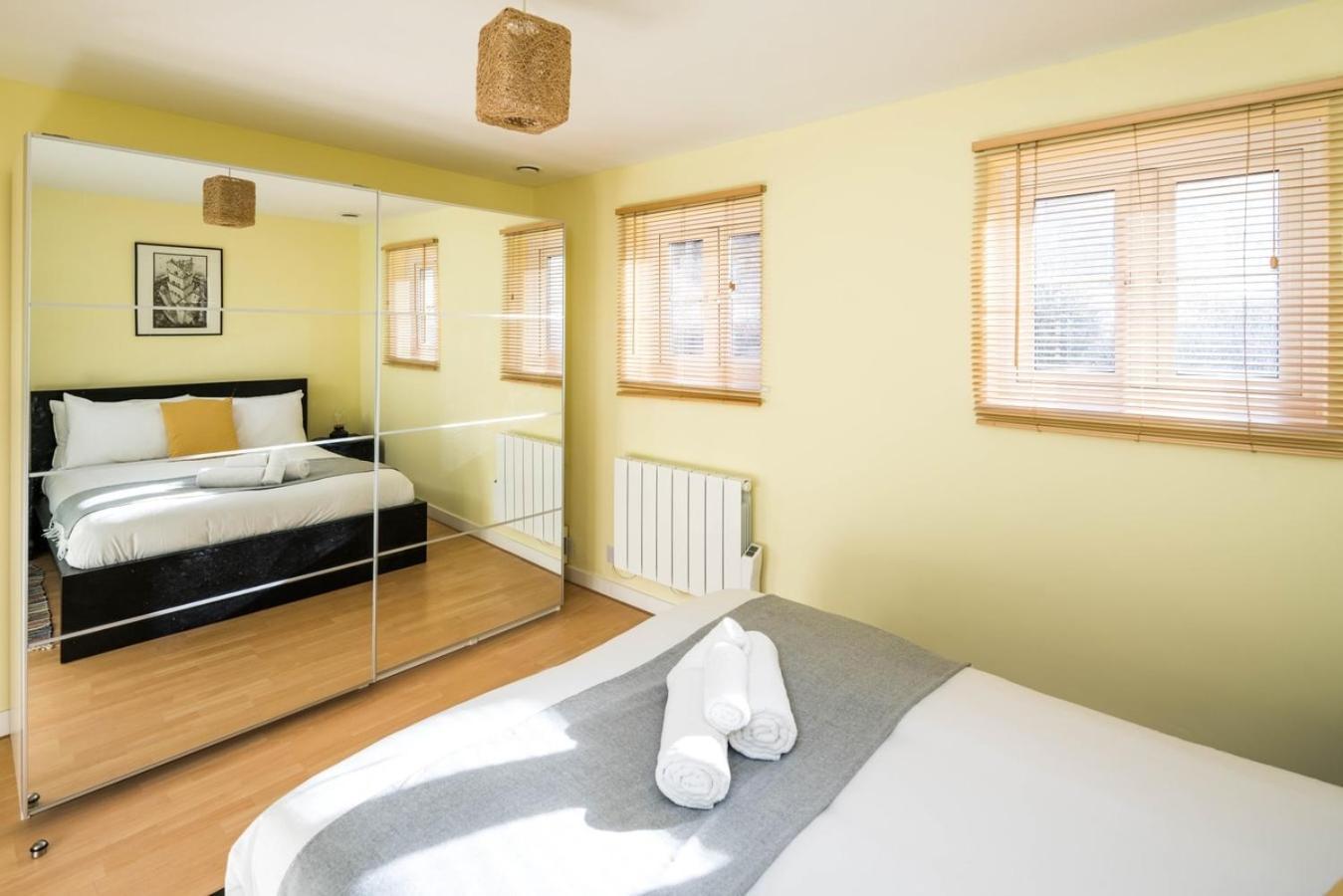 Fantastic In Canary Wharf - 2 Bedrooms Сasa de vacaciones